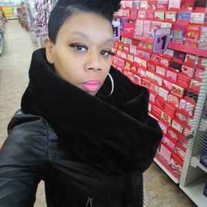 Meet your Posher, Deondra